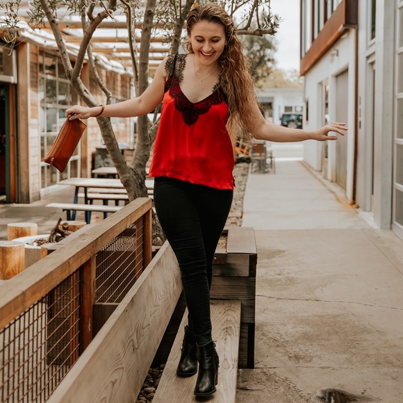 Meet your Posher, Anna! ♡ - Picture 5 of 11